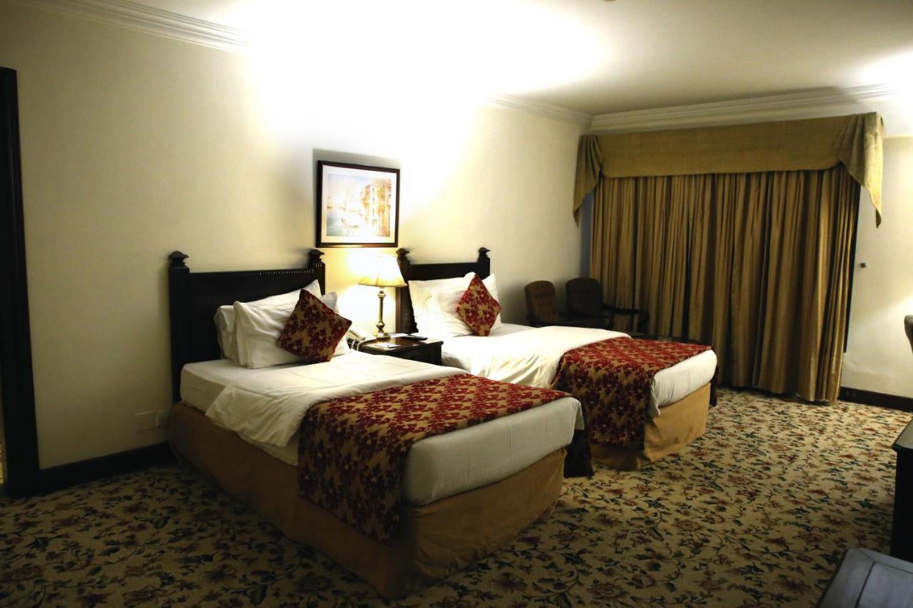 Hotel Hillview Исламабад Экстерьер фото